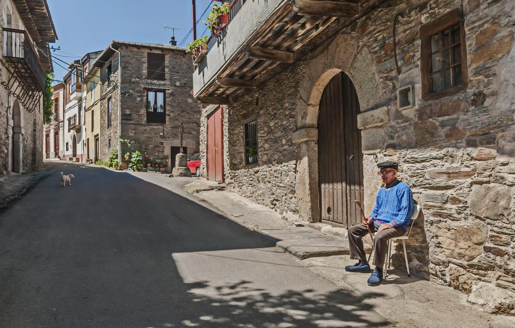 Casa De Abril 1 Guest House San Cristobal de Valdueza ภายนอก รูปภาพ